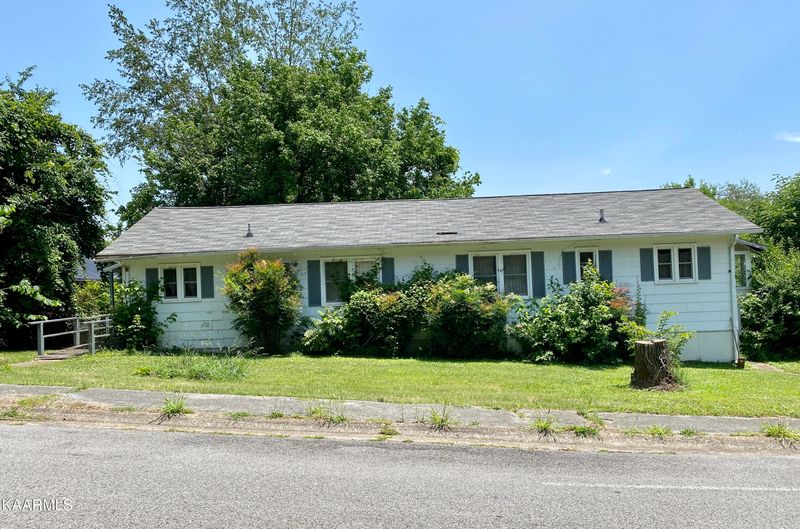 141 Warrior Cir, Oak Ridge, TN 37830