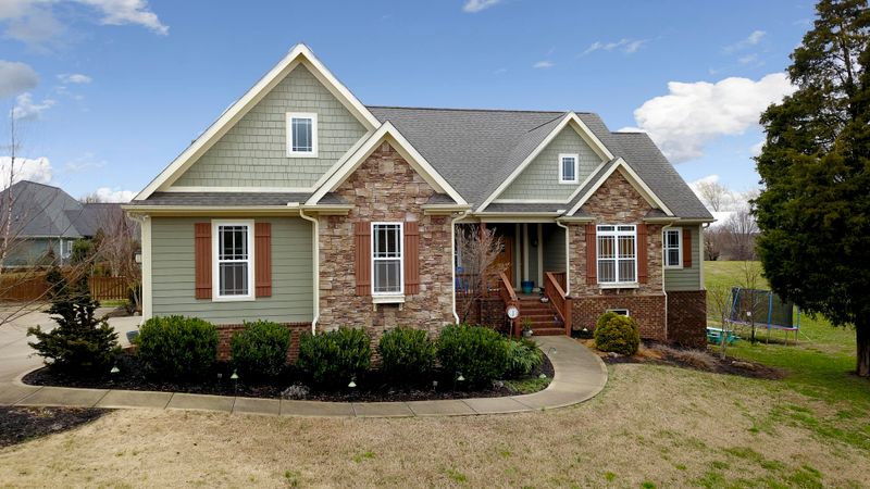 1410 Chickadee Cir, Maryville, TN 37801