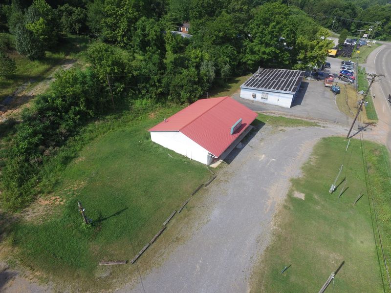 1411 E Tri County Blvd, Oliver Springs, TN 37840