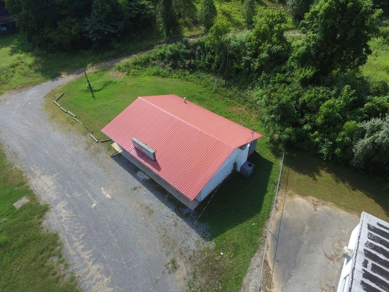 1411 E Tri County Blvd, Oliver Springs, TN 37840