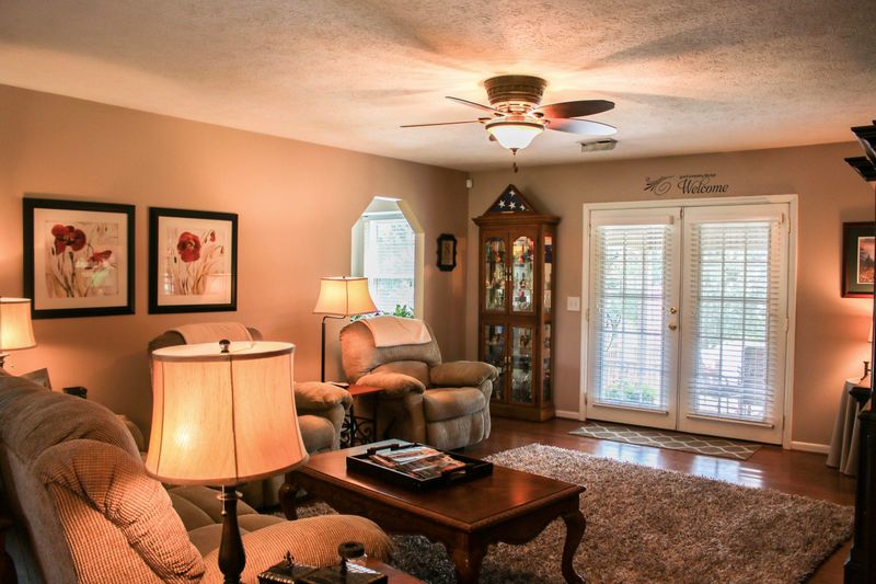 1411 Little Kaycee Dr, Sevierville, TN 37876
