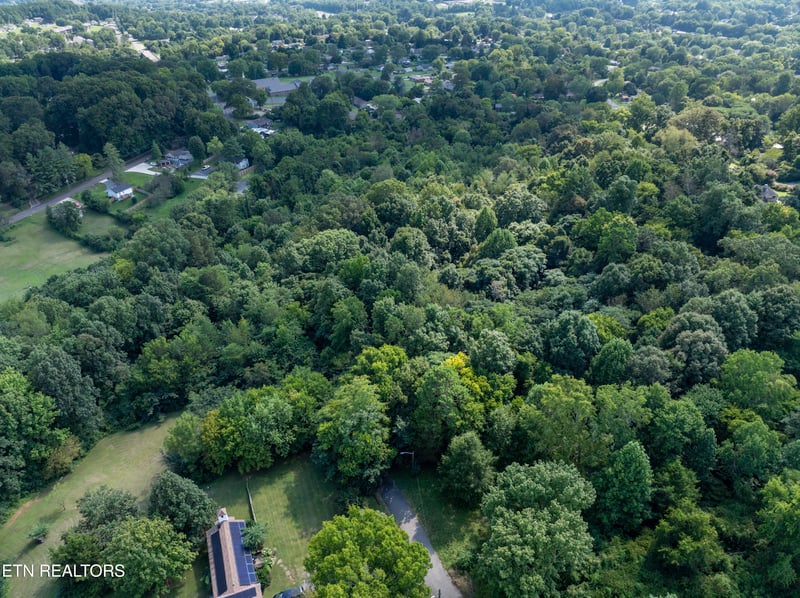 1411 NW Michaels Ln, Knoxville, TN 37912