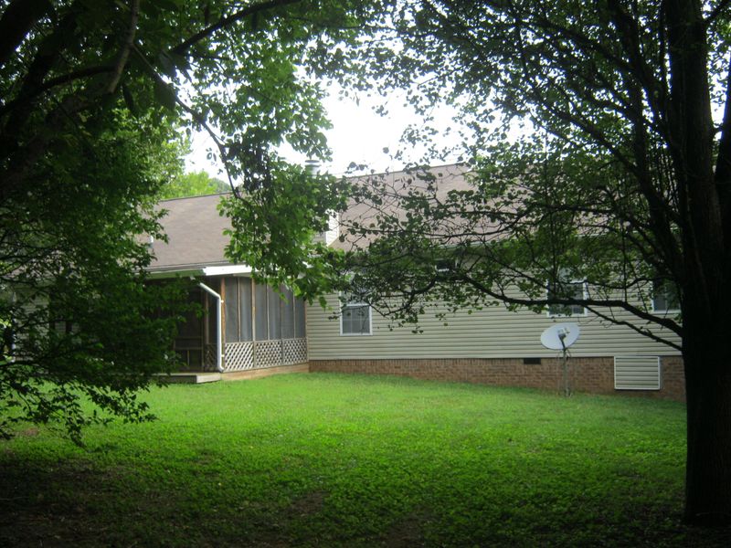 1413 Housley Dr, Athens, TN 37303