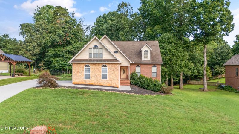 1414 Andera Dr, Maryville, TN 37801