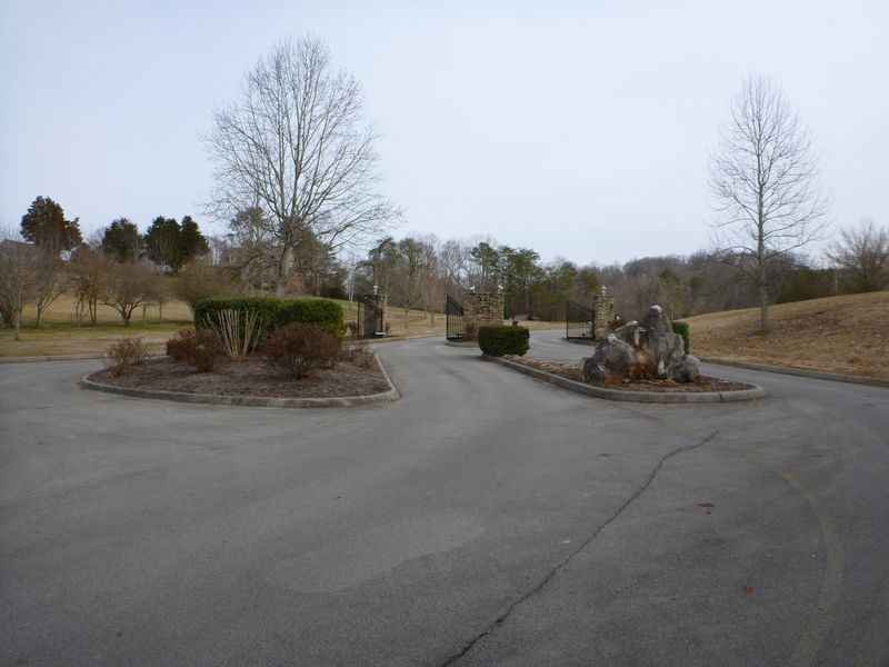 1414 Chickadee Cir, Maryville, TN 37801