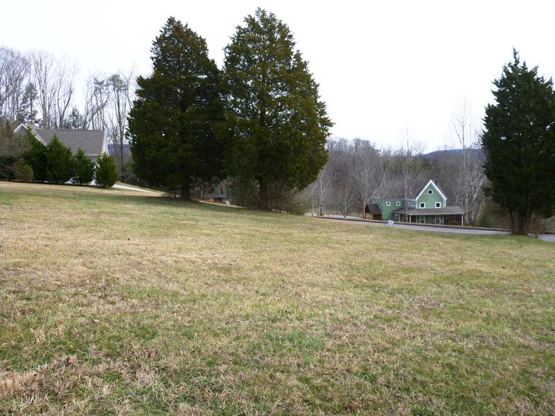 1414 Chickadee Cir, Maryville, TN 37801