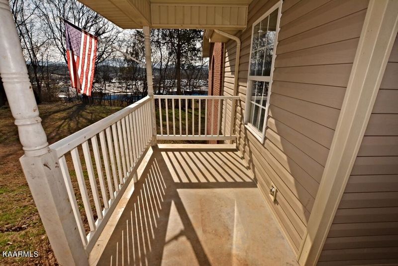 1414 Hillcrest Dr, Sevierville, TN 37862
