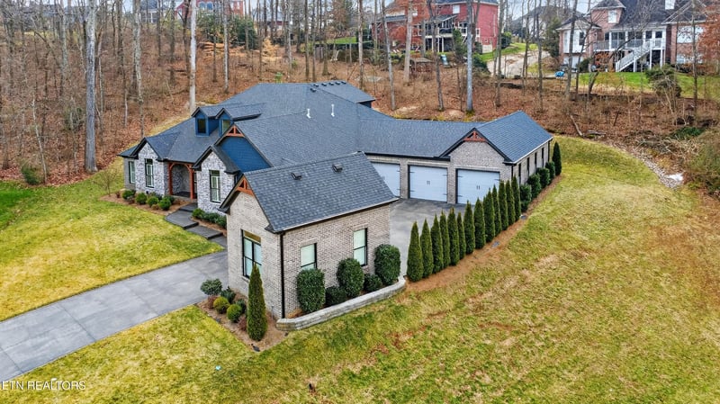 1415 Lismore Ln, Knoxville, TN 37922