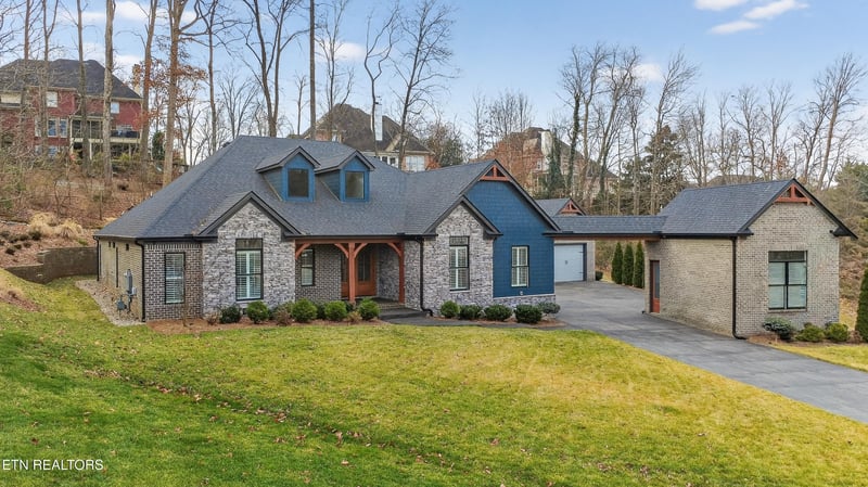 1415 Lismore Ln, Knoxville, TN 37922