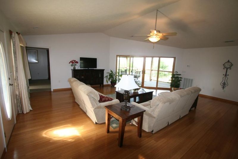 1415 Little Kaycee Dr, Sevierville, TN 37876