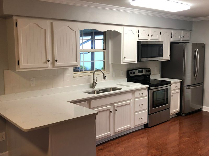 1415 Sharp Dr, Lenoir City, TN 37771
