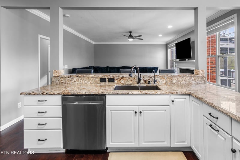 1416 Willow Field Ln, Knoxville, TN 37931