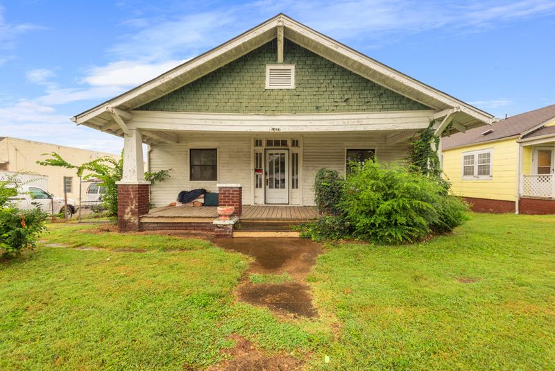 1417 N Central St, Knoxville, TN 37917