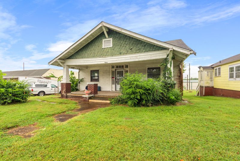 1417 N Central St, Knoxville, TN 37917