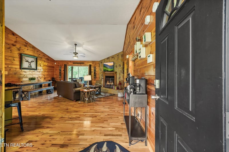 1417 Tiffany Cove Way, Sevierville, TN 37862