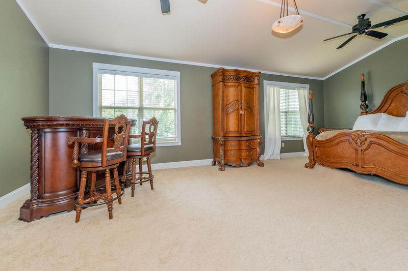 1417 Wineberry Rd, Powell, TN 37849