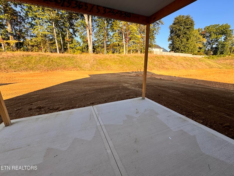 1418 Crescent Oaks Ln, Lenoir City, TN 37772