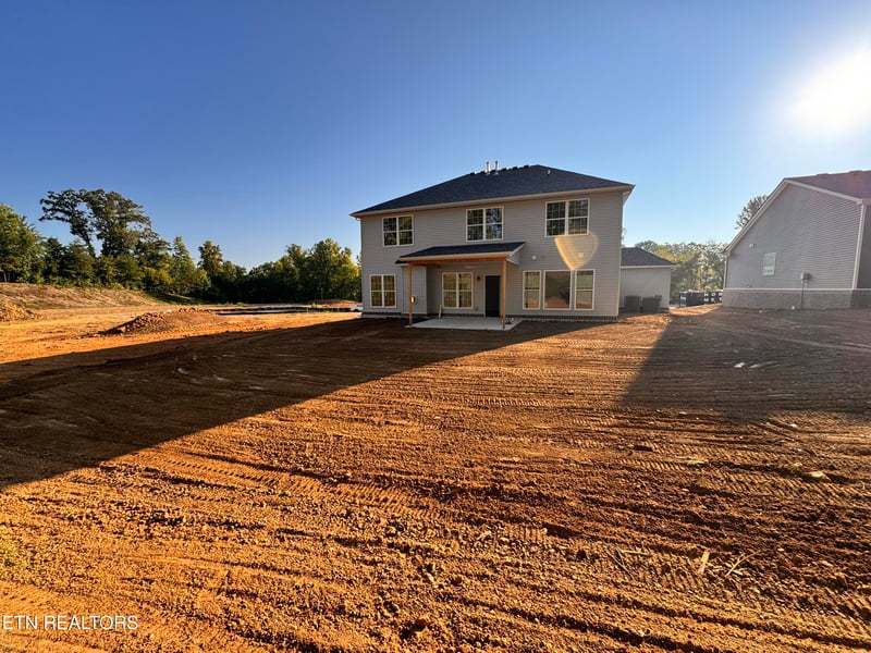 1418 Crescent Oaks Ln, Lenoir City, TN 37772