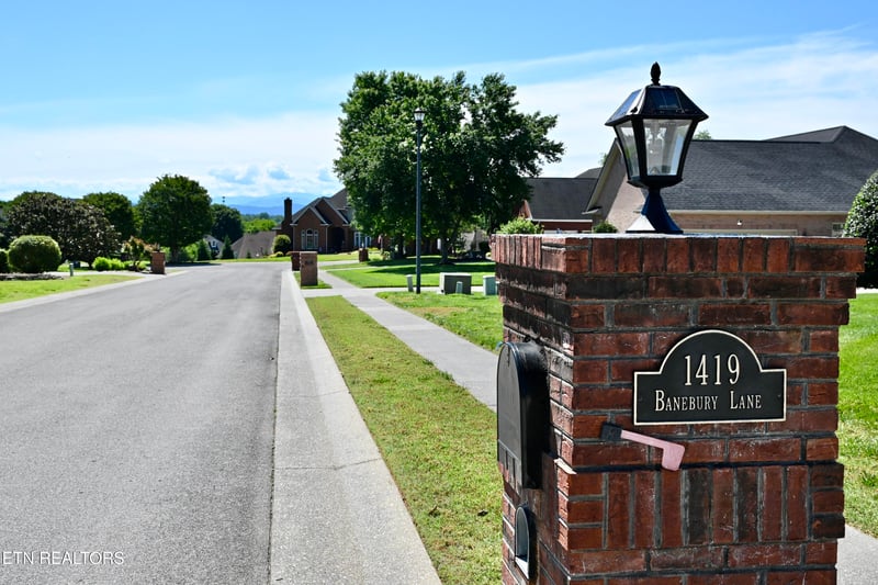 1419 Banebury Ln, Alcoa, TN 37701