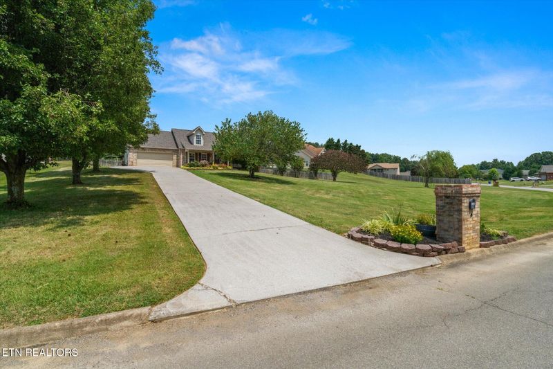 1419 Foxfire Cir, Seymour, TN 37865