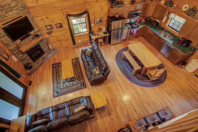 1419 Nicoha Blvd, Sevierville, TN 37876