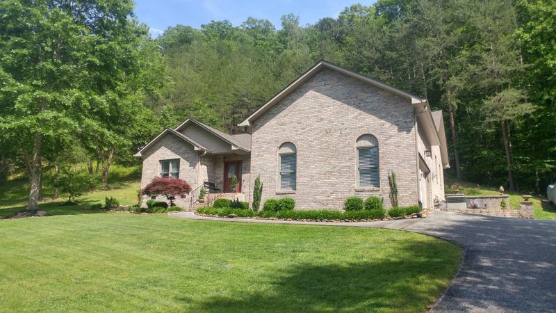 142 Baypath Dr, Oak Ridge, TN 37830