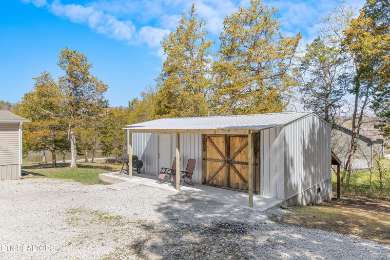142 Branam Rd, Jacksboro, TN 37757