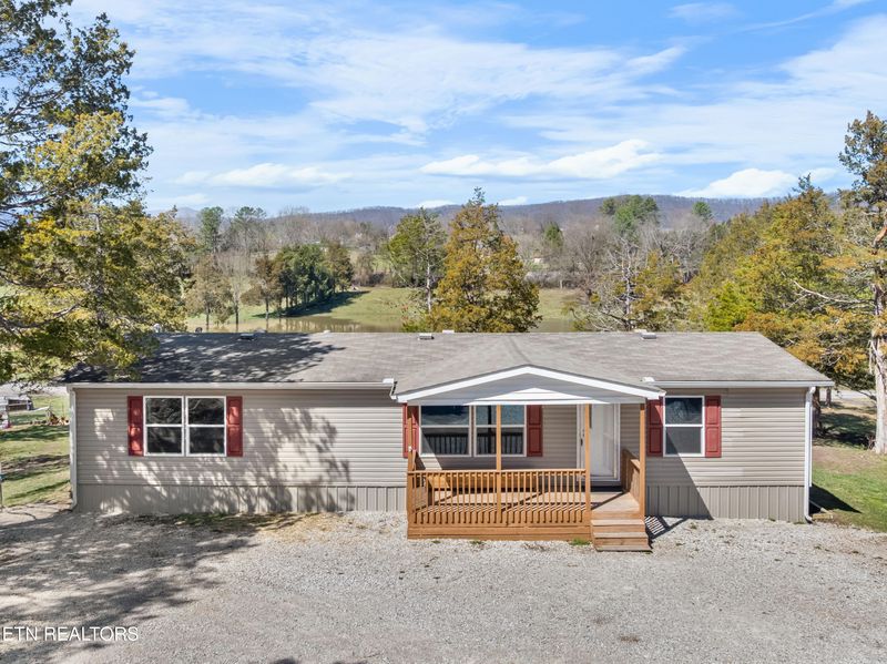 142 Branam Rd, Jacksboro, TN 37757