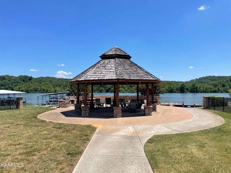 142 Cape Lookout Light, Loudon, TN 37774