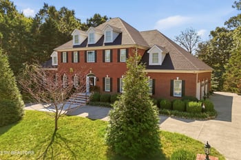 142 Center Park Ln, Oak Ridge, TN 37830