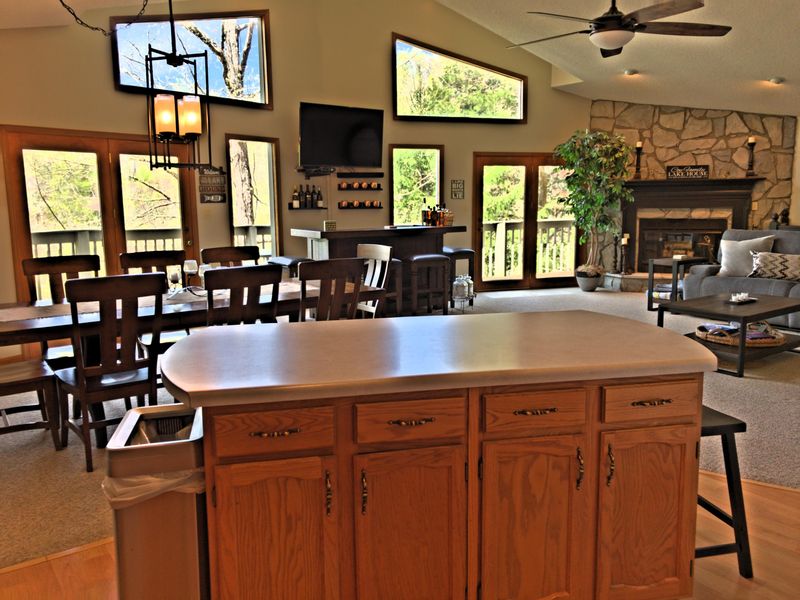 142 Deer Run Pl, Lafollette, TN 37766