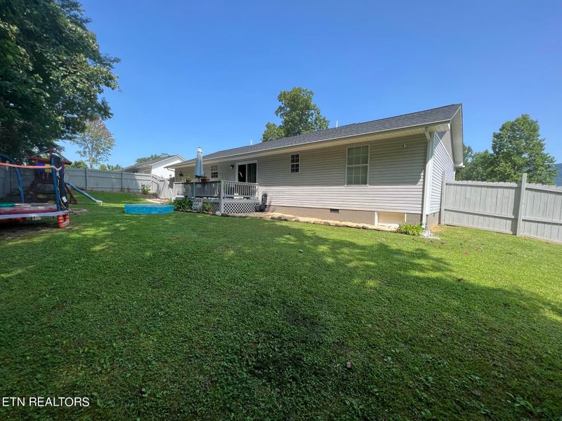 142 E Cumberland Ln, Speedwell, TN 37870