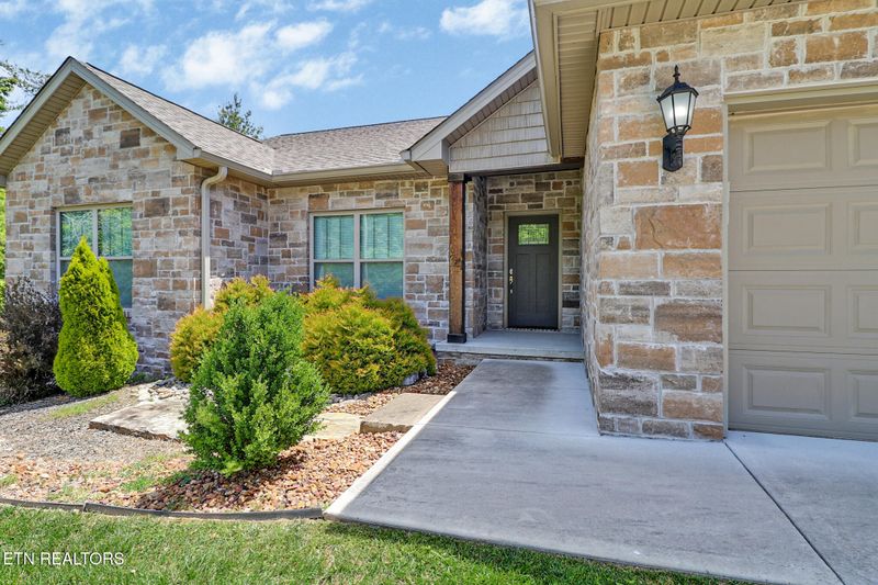 142 Forest View Dr, Crossville, TN 38558