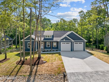 142 Hawes Cir, Crossville, TN 38558