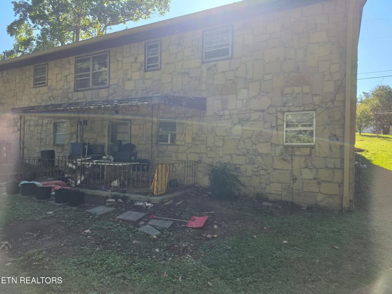 142 Oak Cir, Rocky Top, TN 37769