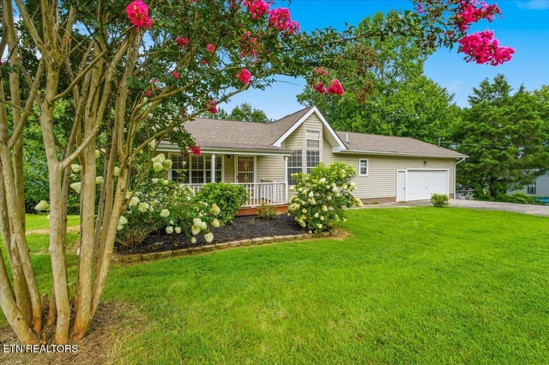 142 Oak Dr, Kingston, TN 37763