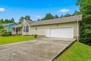 142 Oak Dr, Kingston, TN 37763