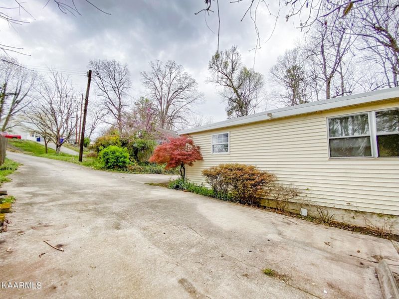 142 Parsons Rd, Oak Ridge, TN 37830