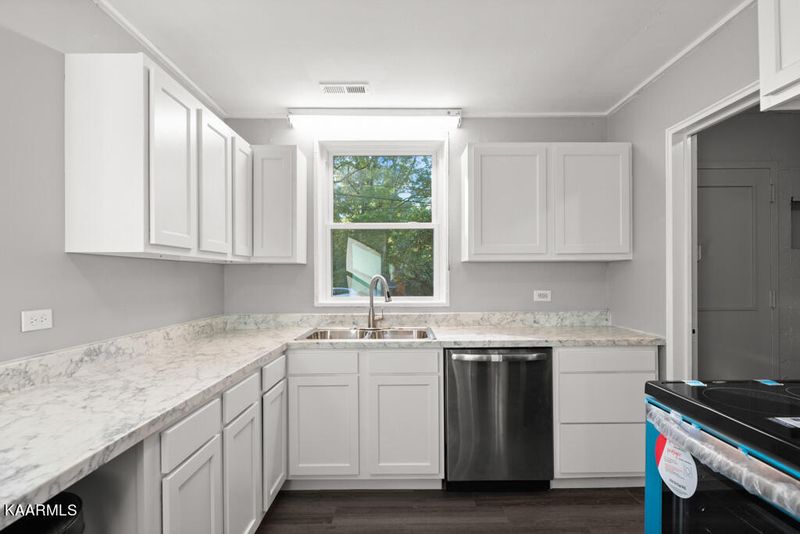 142 W Gettysburg Ave, Oak Ridge, TN 37830