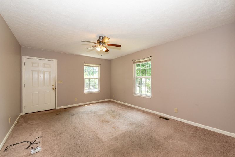 142 W Howe St, Alcoa, TN 37701