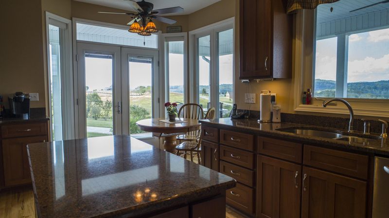 142 Windy Sails Ln, Sharps Chapel, TN 37866