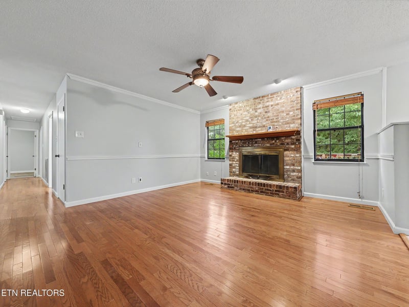 1420 Buxton Dr, Knoxville, TN 37922