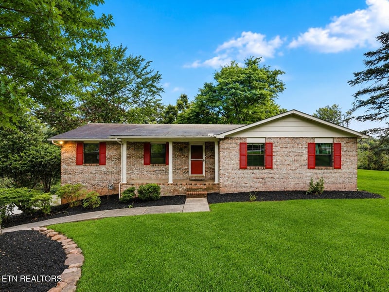 1420 Buxton Dr, Knoxville, TN 37922
