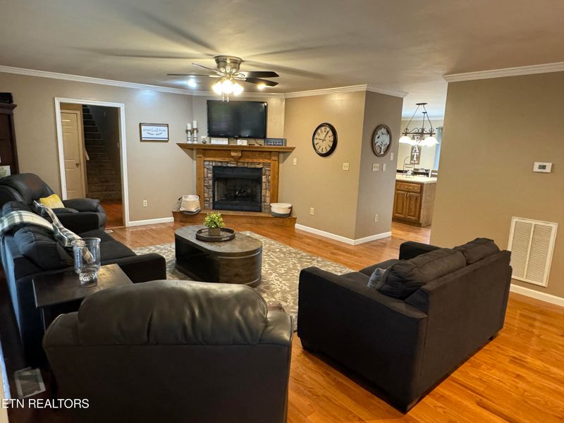 1420 Red Cedar Ln, Sevierville, TN 37876