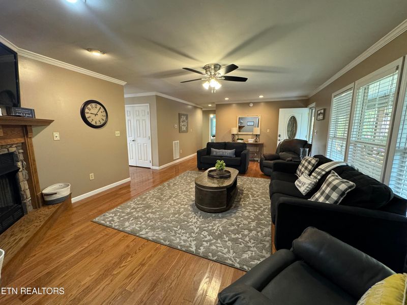1420 Red Cedar Ln, Sevierville, TN 37876