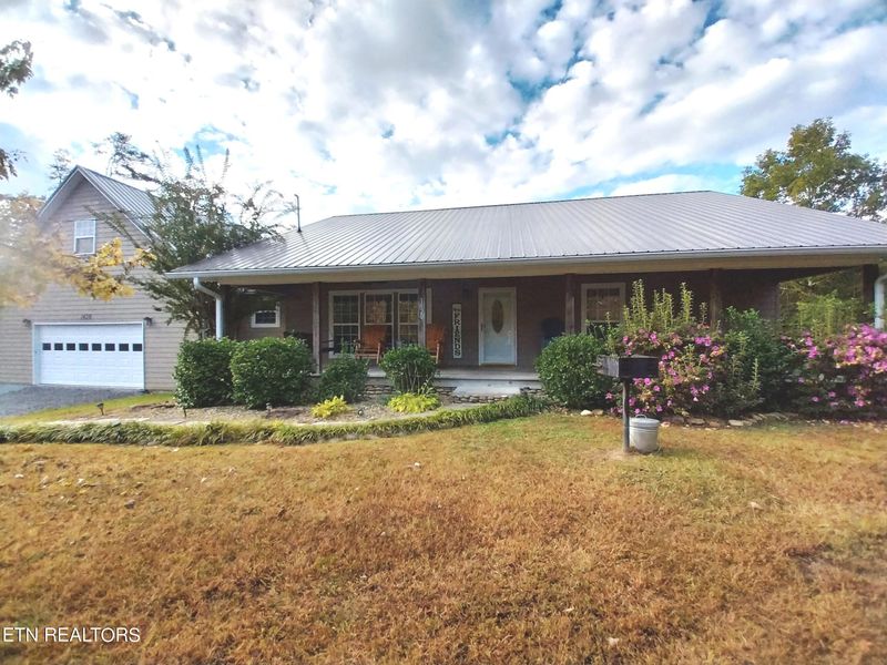 1420 Red Cedar Ln, Sevierville, TN 37876