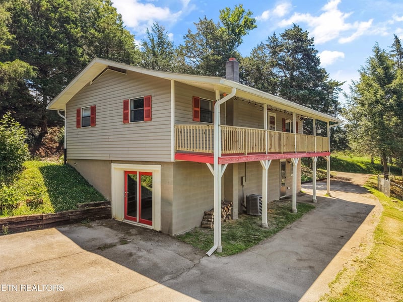1420 Twin Oaks Rd, Sevierville, TN 37876