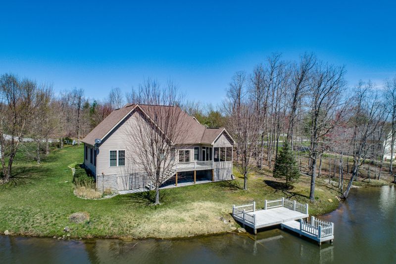 1420 War Eagle Dr, Crossville, TN 38572