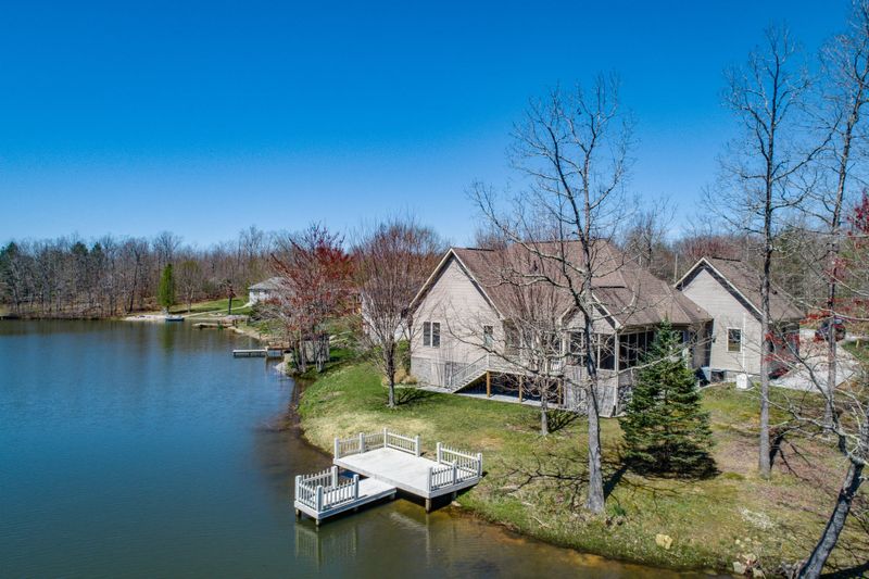 1420 War Eagle Dr, Crossville, TN 38572