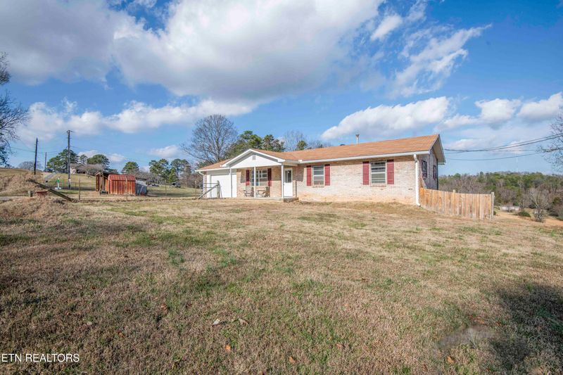 1420 West Ln, Lenoir City, TN 37771